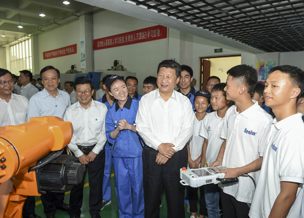 习近平考察贵州：贵州发展大数据确实有道理